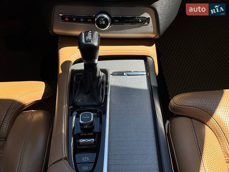 Позашляховик / Кросовер Volvo XC90 2016 в Рівному