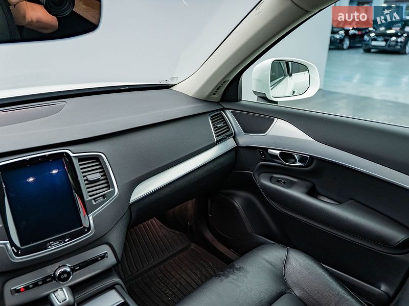 Внедорожник / Кроссовер Volvo XC90 2019 в Киеве