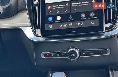 Внедорожник / Кроссовер Volvo XC90 2025 в Киеве