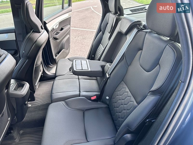 Внедорожник / Кроссовер Volvo XC90 2025 в Киеве