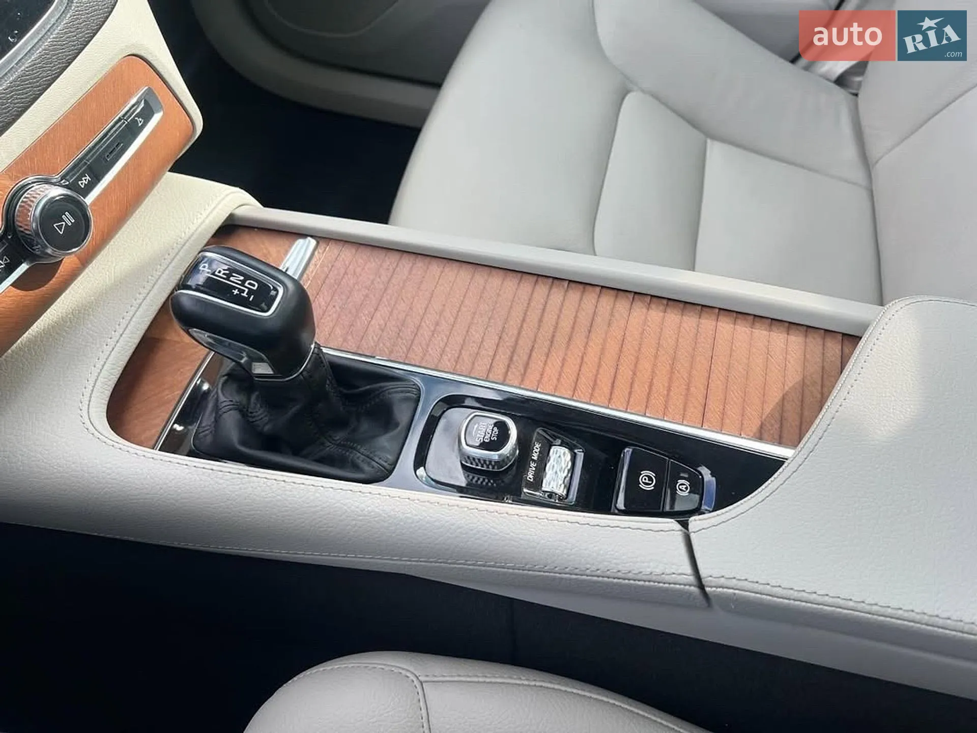 2020 Volvo XC90 - мініатюра 19