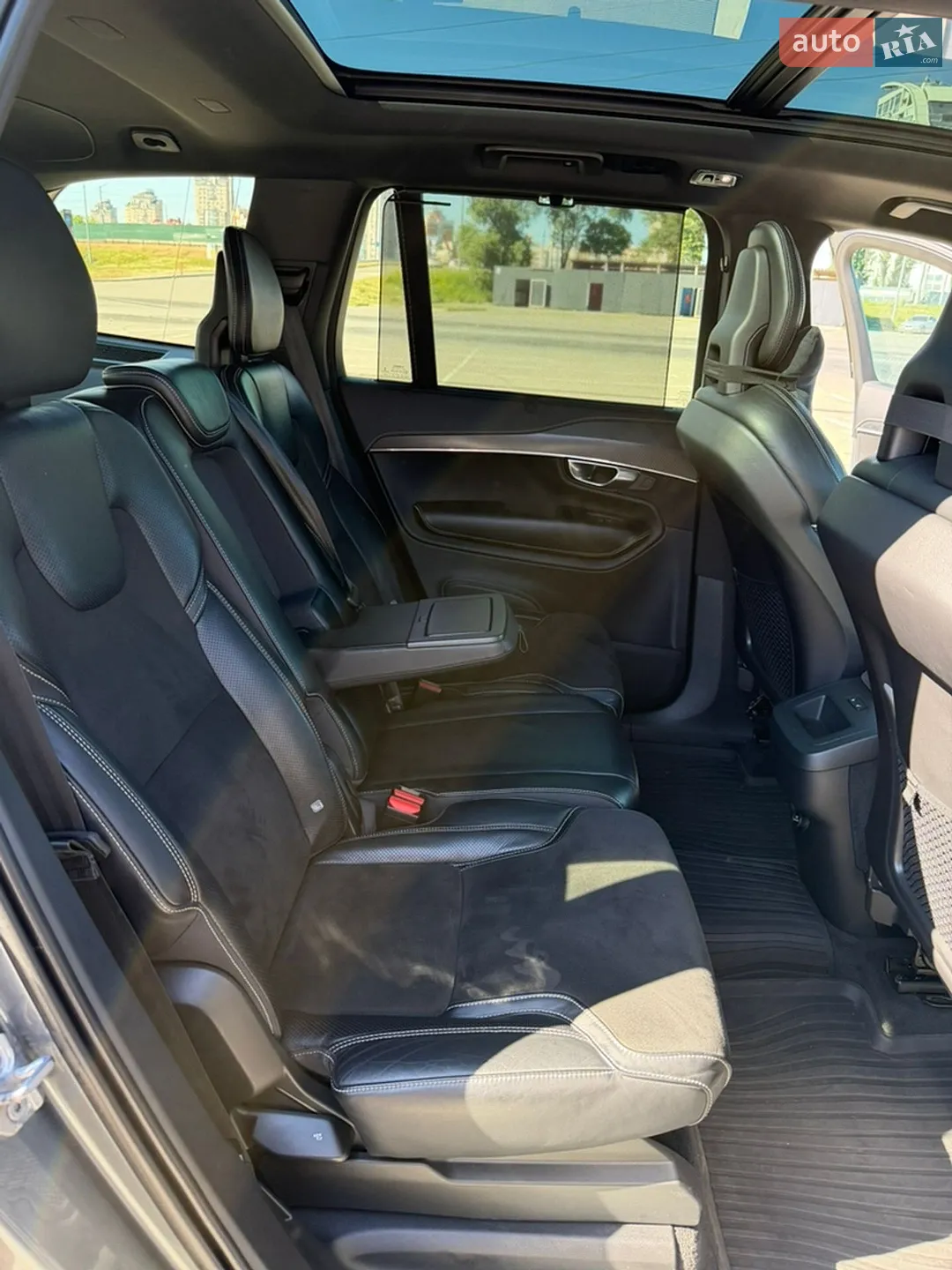 2017 Volvo XC90 - мініатюра 16