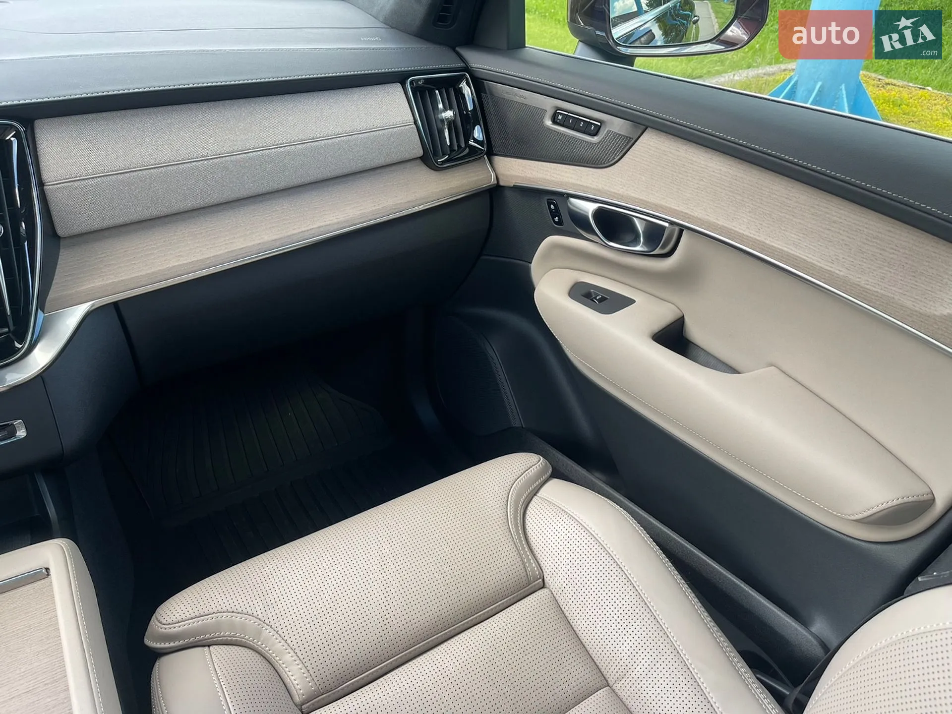2025 Volvo XC90 - мініатюра 12
