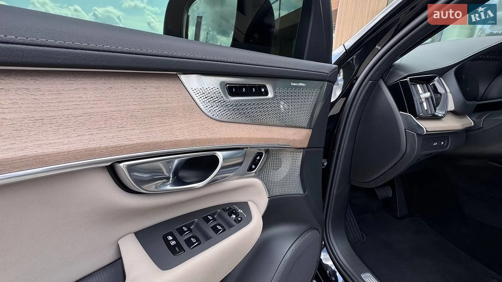 2025 Volvo XC90 - мініатюра 20