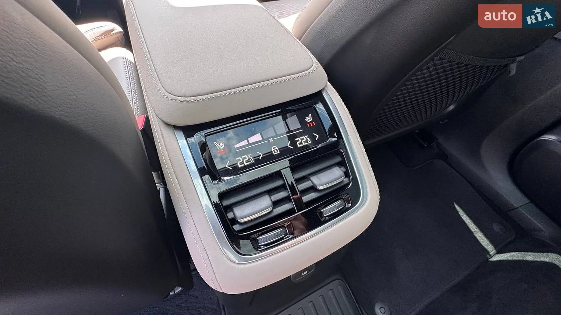 2025 Volvo XC90 - мініатюра 28