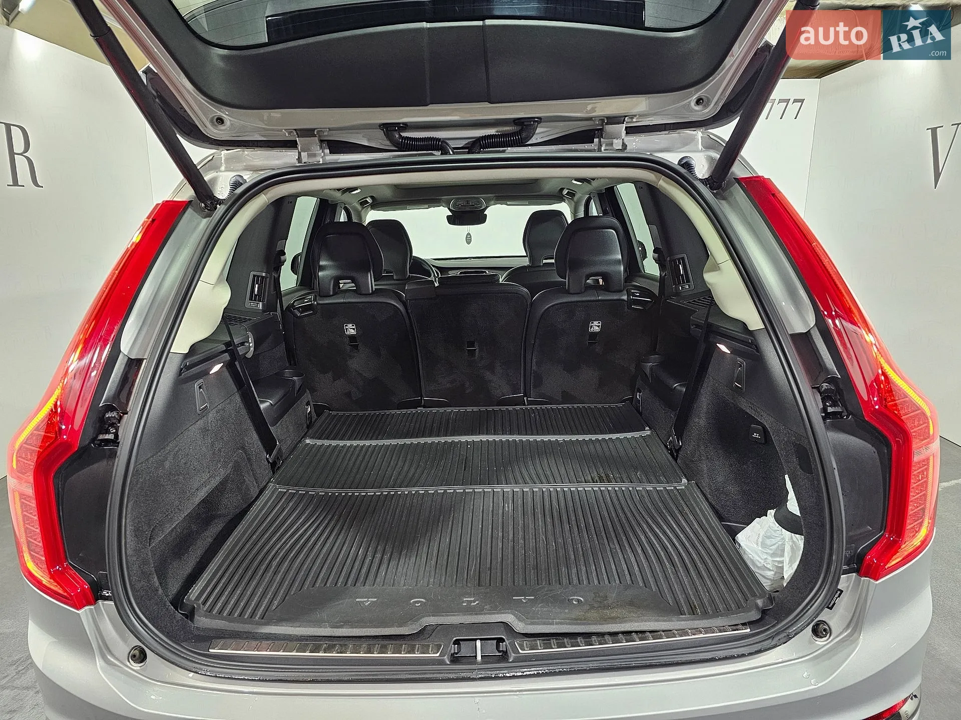 2022 Volvo XC90 - мініатюра 12