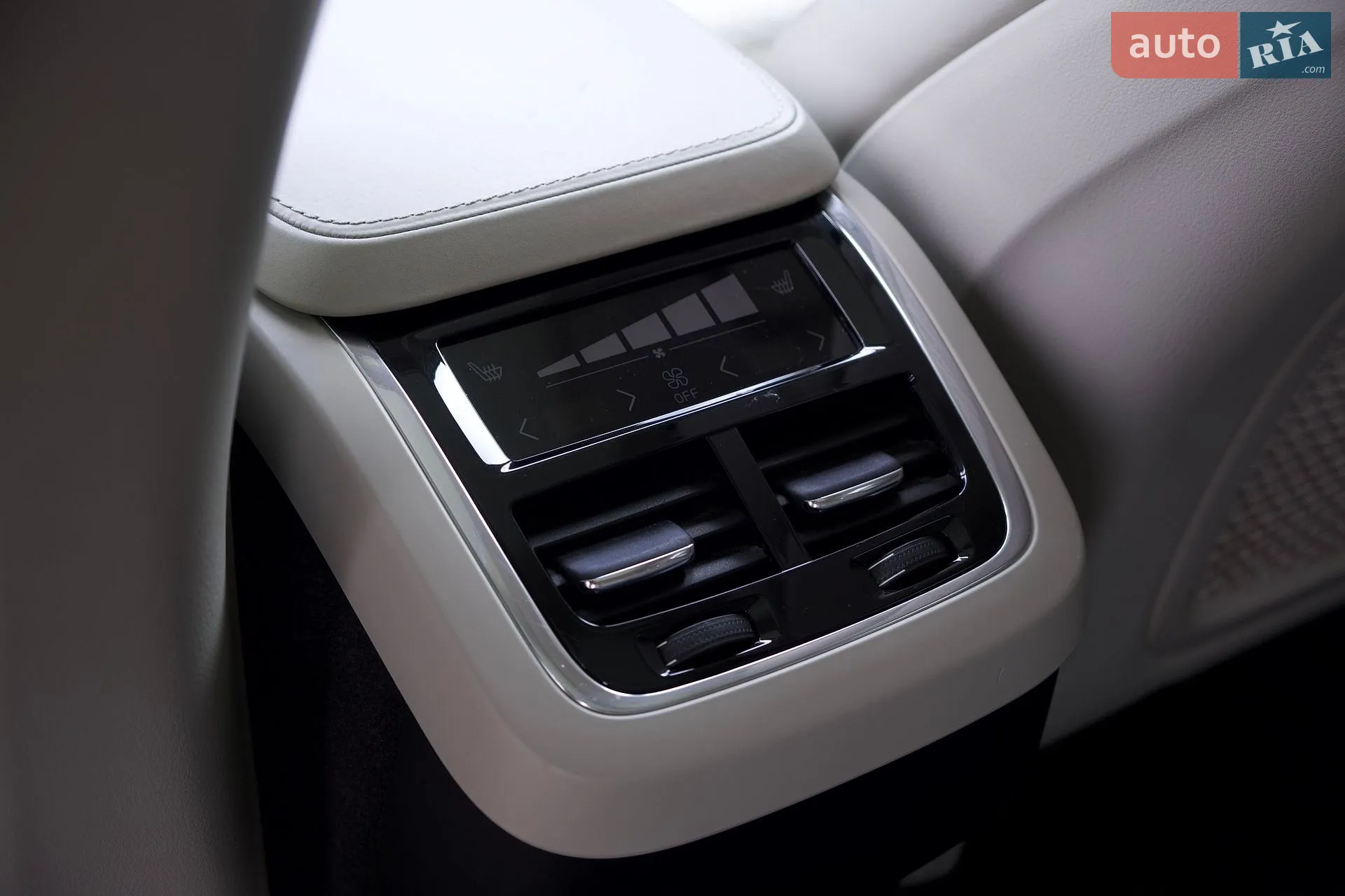 2015 Volvo XC90 - мініатюра 76