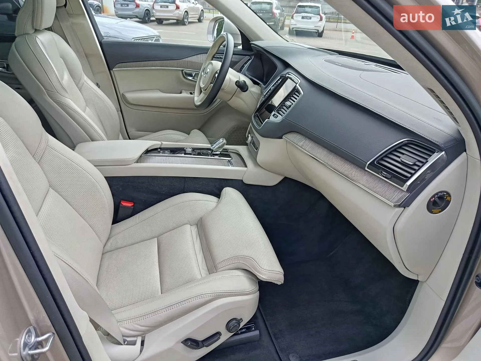 2022 Volvo XC90 - мініатюра 15
