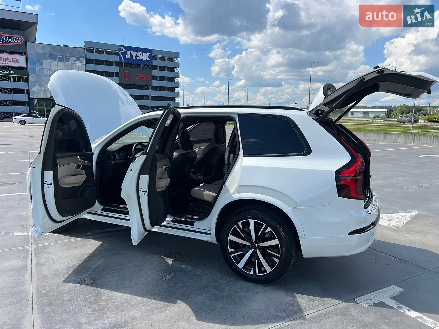 2025 Volvo XC90 - мініатюра 32