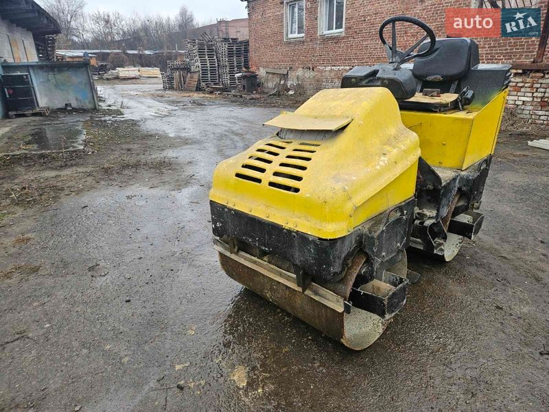 Дорожній каток Wacker RD 2011 в Сумах
