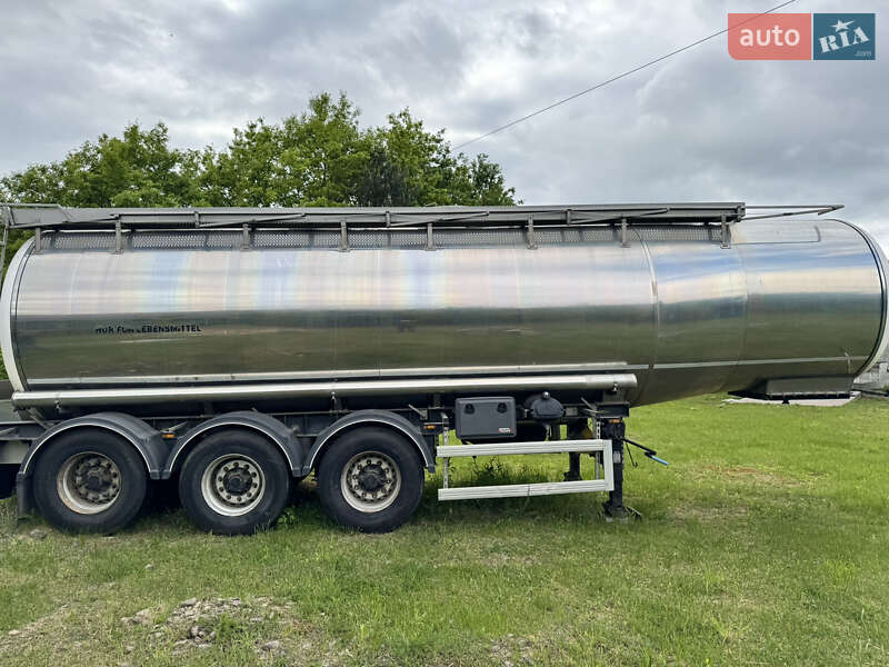 Цистерна WBS Trailers LTD 2012 в Стрые