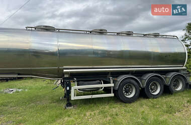Цистерна WBS Trailers LTD 2012 в Стрию