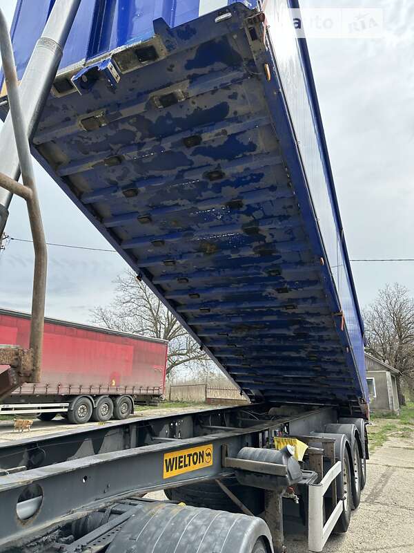 Самоскид напівпричіп Wielton NW 3 2010 в Чернівцях
