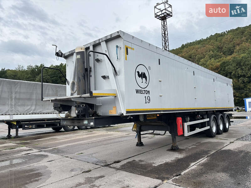 Зерновоз - напівпричіп Wielton NW 2017 в Чинадієвому