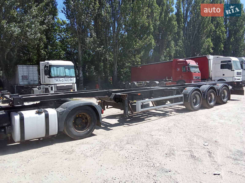 Контейнеровоз напівпричіп Wielton SN24 2002 в Одесі