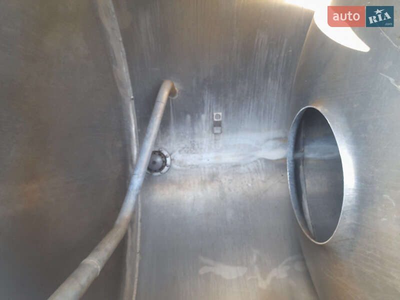 Цистерна полуприцеп Willig Sana 1993 в Львове