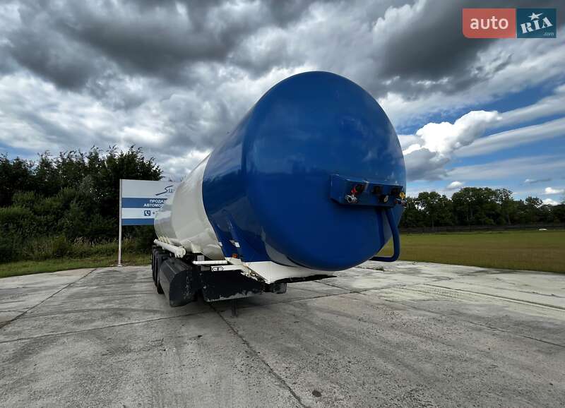 Цистерна полуприцеп Willig Sana 2009 в Львове