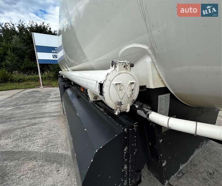 Цистерна полуприцеп Willig Sana 2009 в Львове