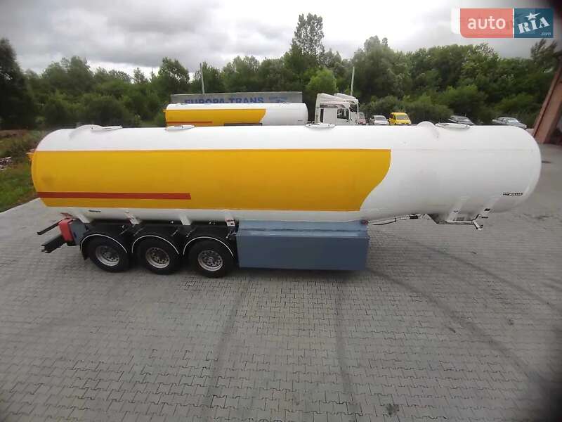 Цистерна полуприцеп Willig Sanz 2005 в Городке