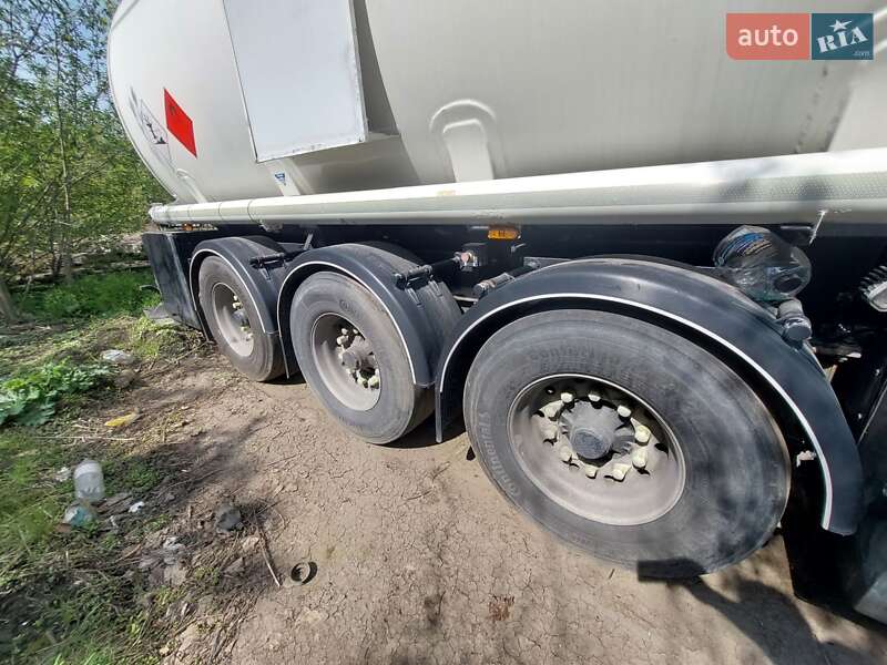 Цистерна полуприцеп Willig Sanz 2010 в Ровно фото 10 Цистерна полуприцеп Willig Sanz 2010 в Ровно