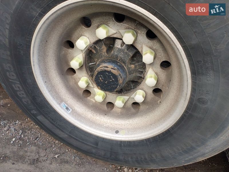 Цистерна напівпричіп Willig Turbud 2010 в Рівному