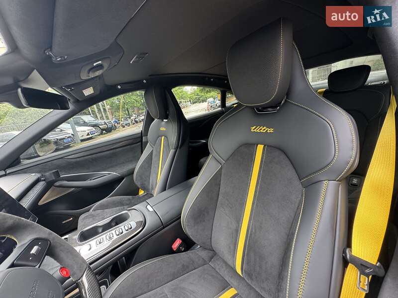 Седан Xiaomi SU7 Ultra 2025 в Ужгороді фото 11 Седан Xiaomi SU7 Ultra 2025 в Ужгороді