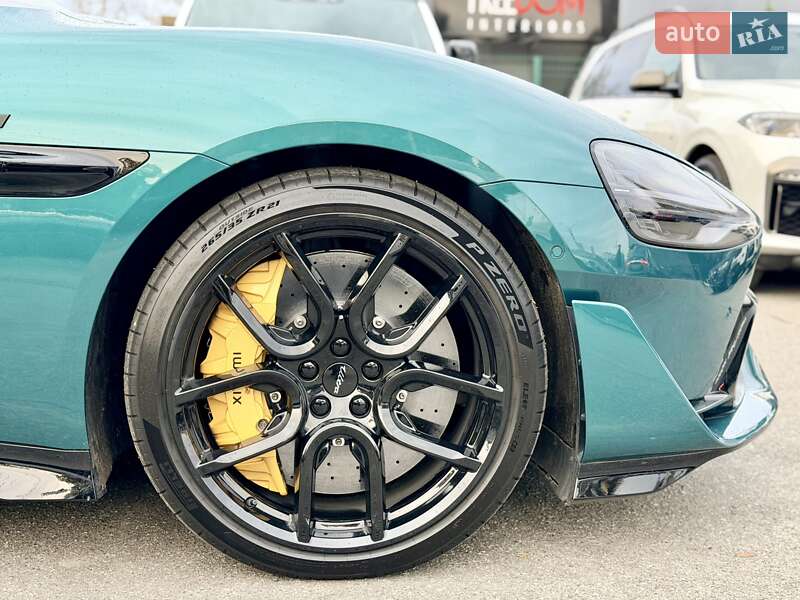 Внедорожник / Кроссовер Xiaomi SU7 Ultra 2025 в Киеве