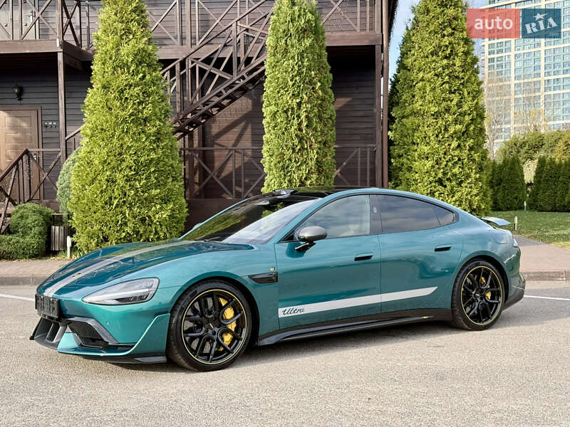 Седан Xiaomi SU7 Ultra 2025 в Дніпрі