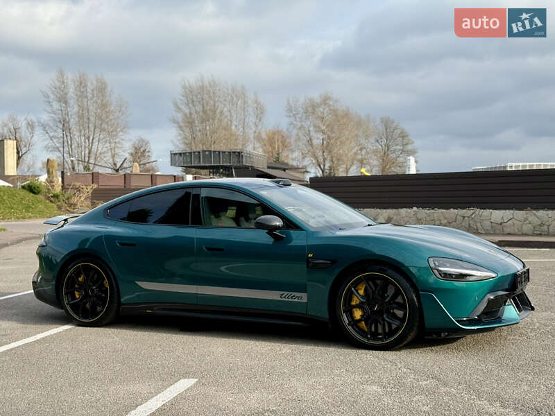 Седан Xiaomi SU7 Ultra 2025 в Дніпрі