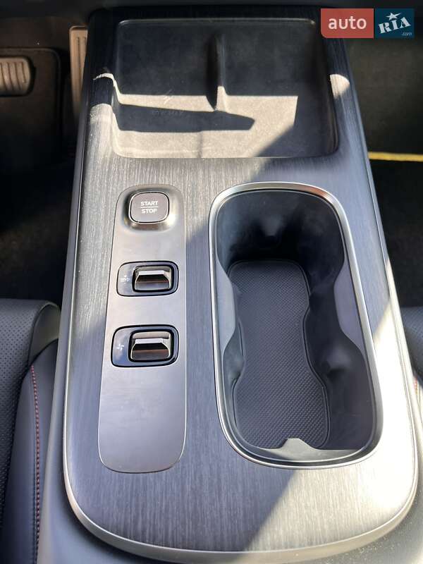 Седан Xiaomi SU7 2024 в Днепре