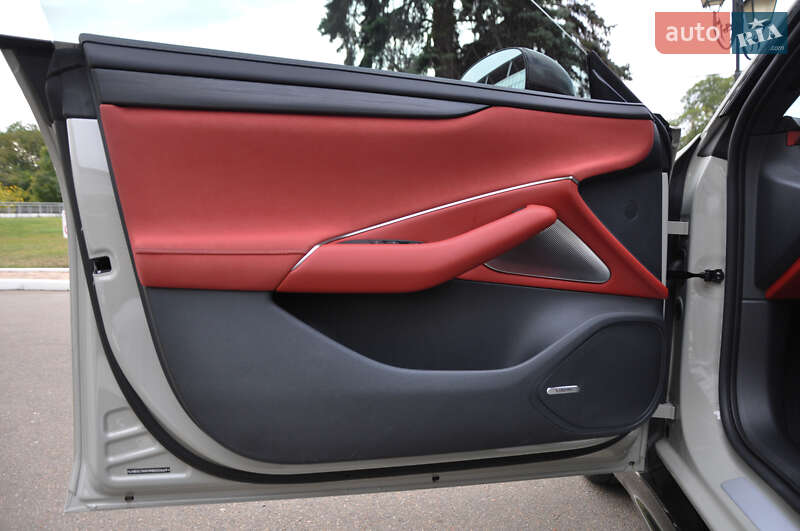 Седан Xiaomi SU7 2024 в Одессе