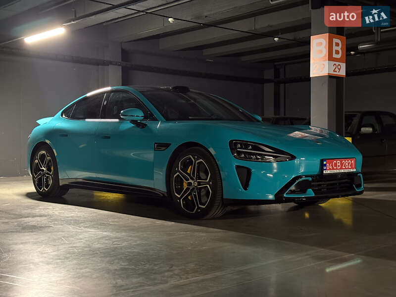 Седан Xiaomi SU7 2025 в Киеве