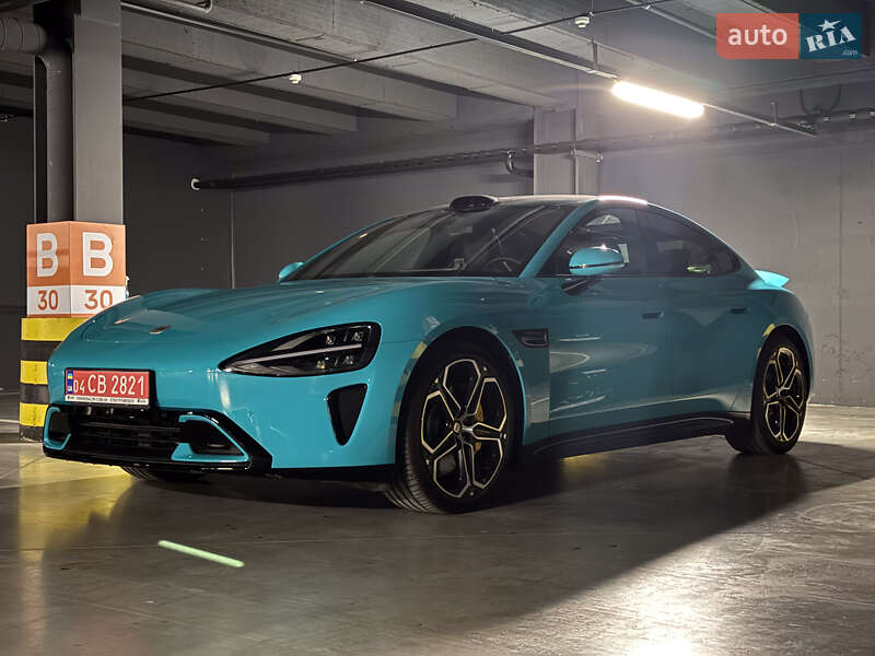 Седан Xiaomi SU7 2025 в Киеве