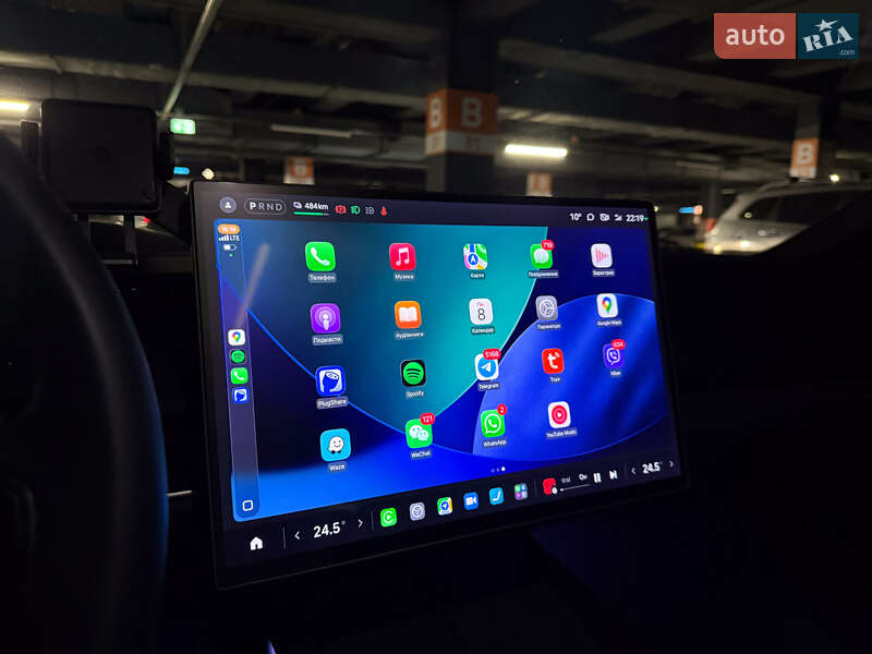 Седан Xiaomi SU7 2025 в Киеве