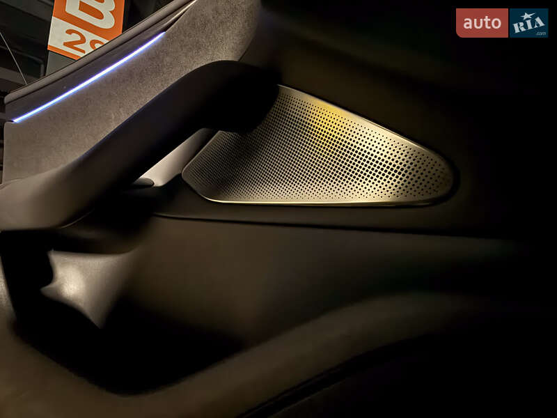 Седан Xiaomi SU7 2025 в Киеве