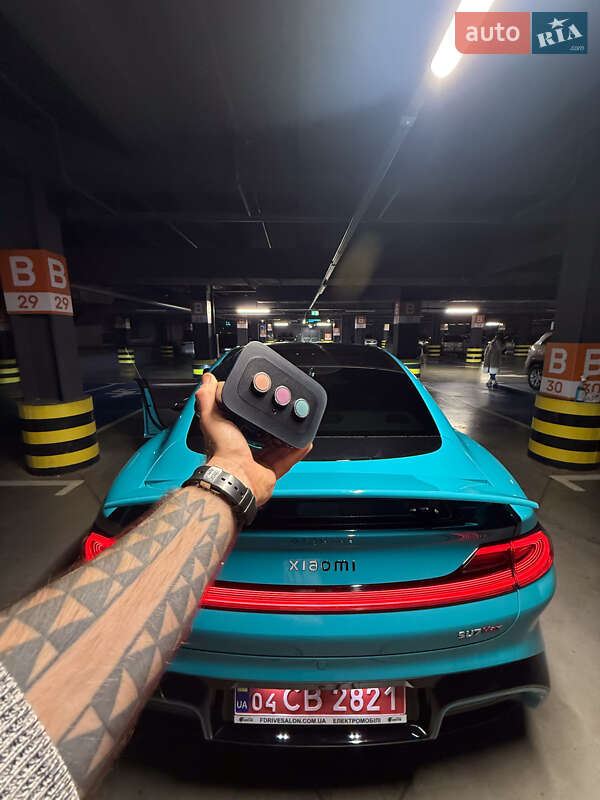 Седан Xiaomi SU7 2025 в Киеве