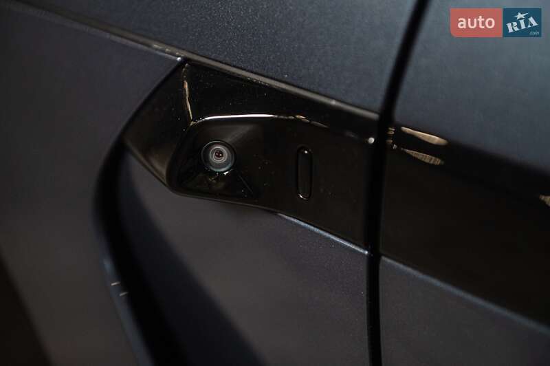 Внедорожник / Кроссовер Xiaomi YU7 2025 в Одессе