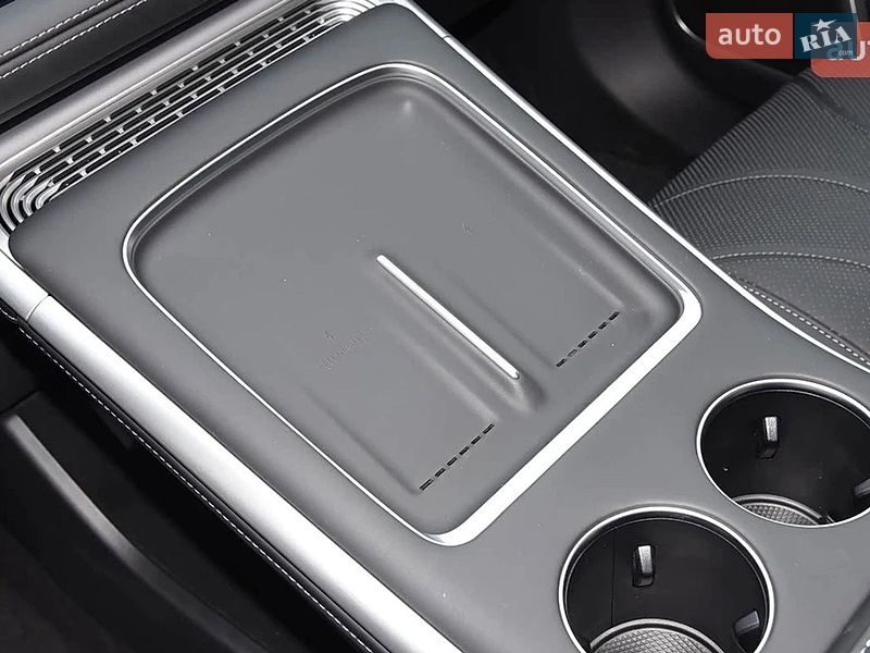 Внедорожник / Кроссовер Xpeng G9 2025 в Киеве