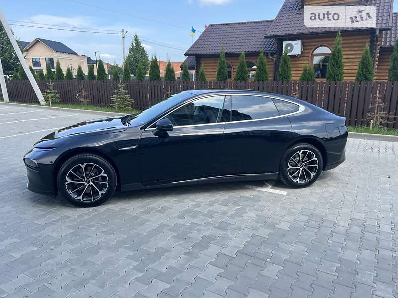 Седан Xpeng P7 2022 в Луцке