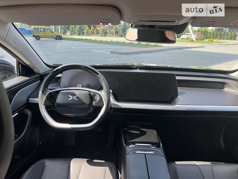 Седан Xpeng P7 2022 в Луцке