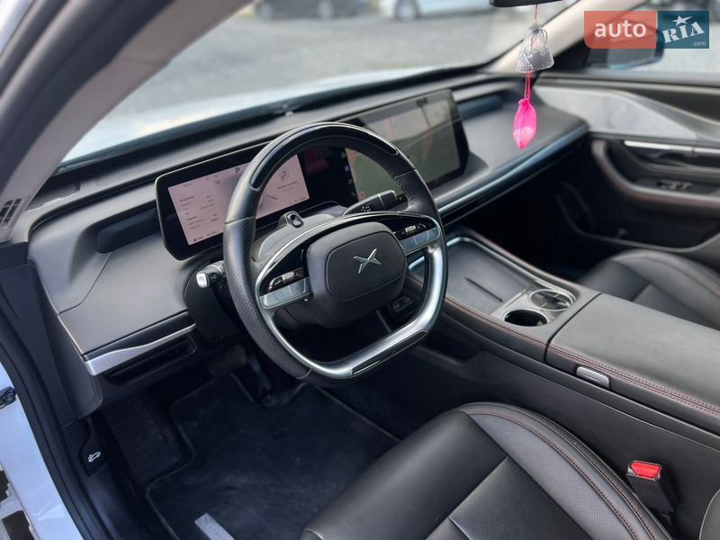 Седан Xpeng P7 2023 в Ужгороде