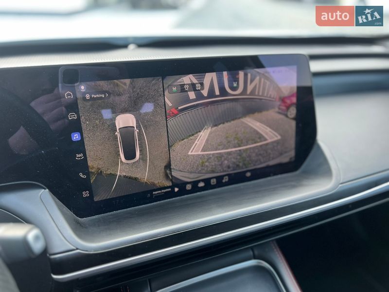 Седан Xpeng P7 2023 в Ужгороде