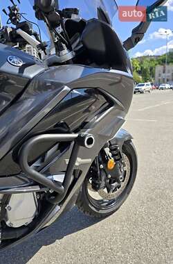 Мотоцикл Спорт-туризм Yamaha FJR 1300 2018 в 