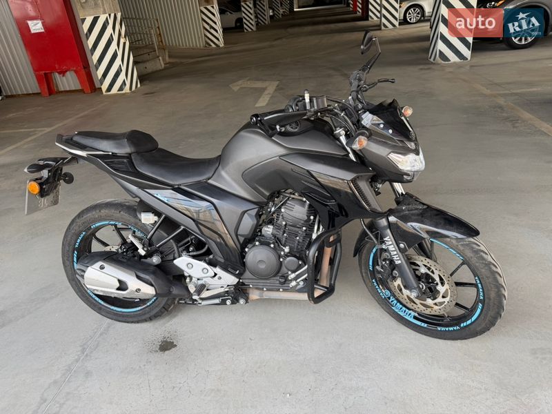 Yamaha FZ 250 2022