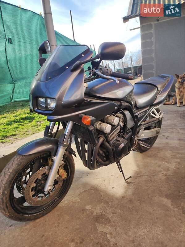 Спортбайк Yamaha FZ 400 1998 в Білгороді-Дністровському