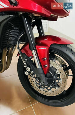 Мотоцикл Спорт-туризм Yamaha FZ1 Fazer 2013 в 