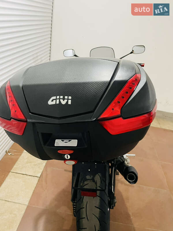 Мотоцикл Спорт-туризм Yamaha FZ1 Fazer 2013 в Киеве фото 36 Мотоцикл Спорт-туризм Yamaha FZ1 Fazer 2013 в Киеве