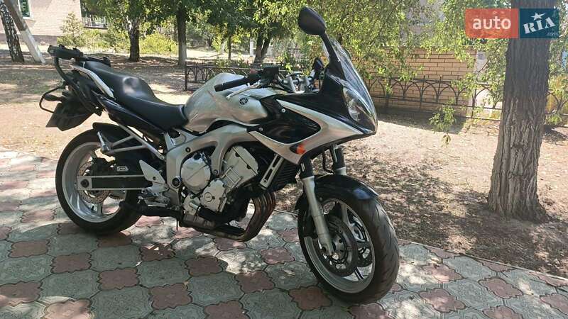 Yamaha FZ6 Fazer 2004