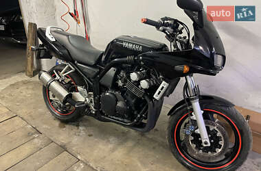 Мотоцикл Классік Yamaha FZ6 Fazer 2001 в 