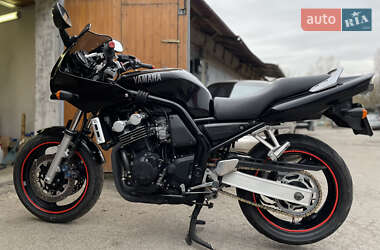 Мотоцикл Классік Yamaha FZ6 Fazer 2001 в 